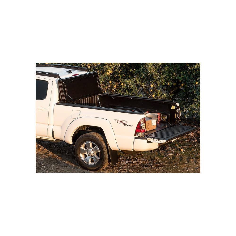 Hard Folding Tonneau Cover P267