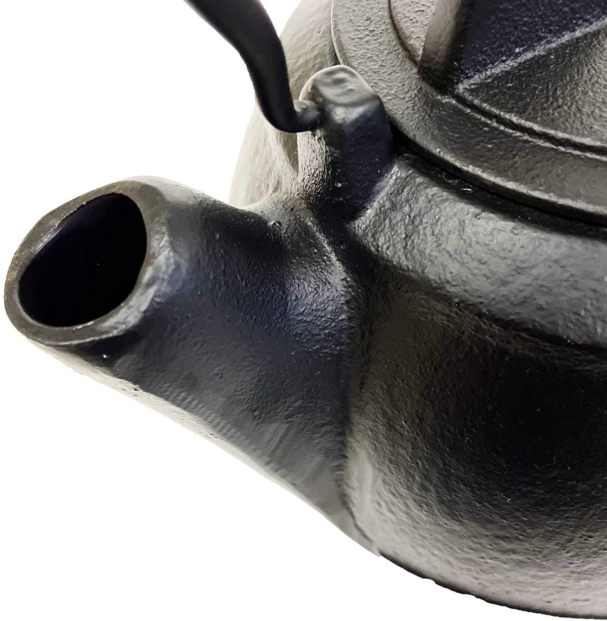 2 QT Cast Iron Steaming Tea Pot B209037