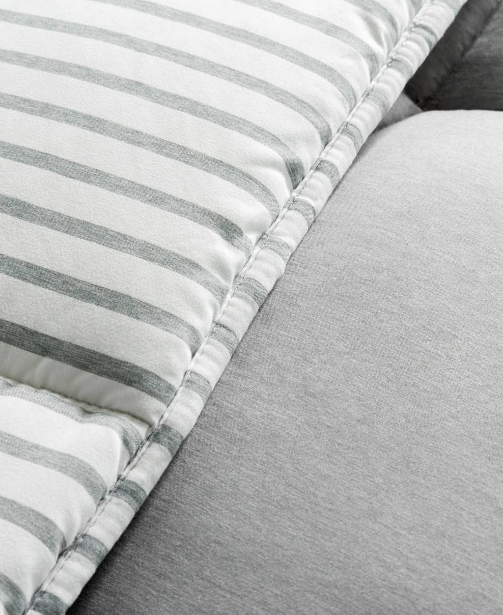 Striped Reversible Chambray Down Alternative Comforter Set Twin XL A8966