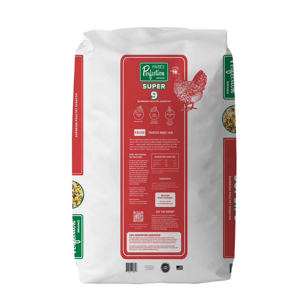 Poultry Scratch Grain 40 lb Y67919